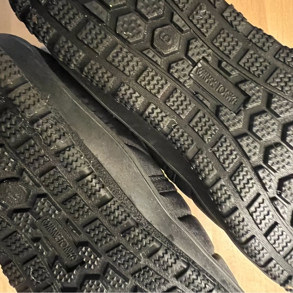 Minnetonka Timpson Tulsa Slip-On Shoes Indoor/Outdoor - Picture 10 of 10